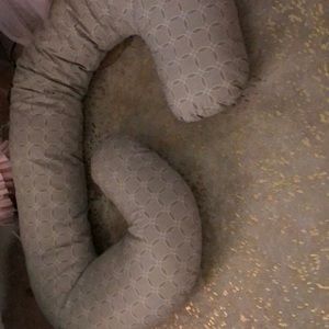 Pregnancy body pillow